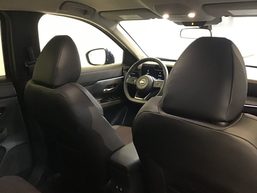Used 2025 Nissan Kicks SR AWD/4WD image 32