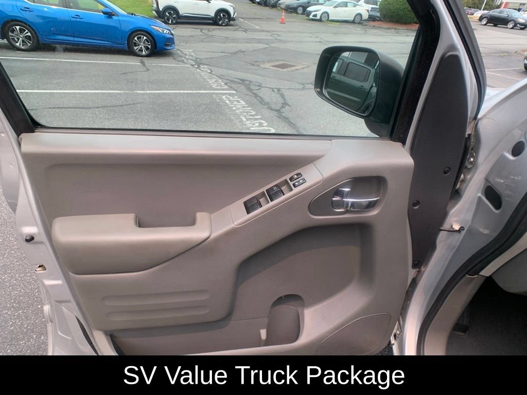Used 2016 Nissan Frontier SV w/ SV Value Truck Package AWD/4WD image 10