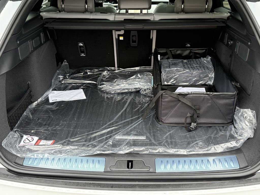 New 2026 Land Rover Range Rover Velar S image 13