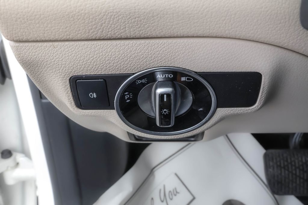 Used 2018 Mercedes-Benz CLA 250 4MATIC image 15