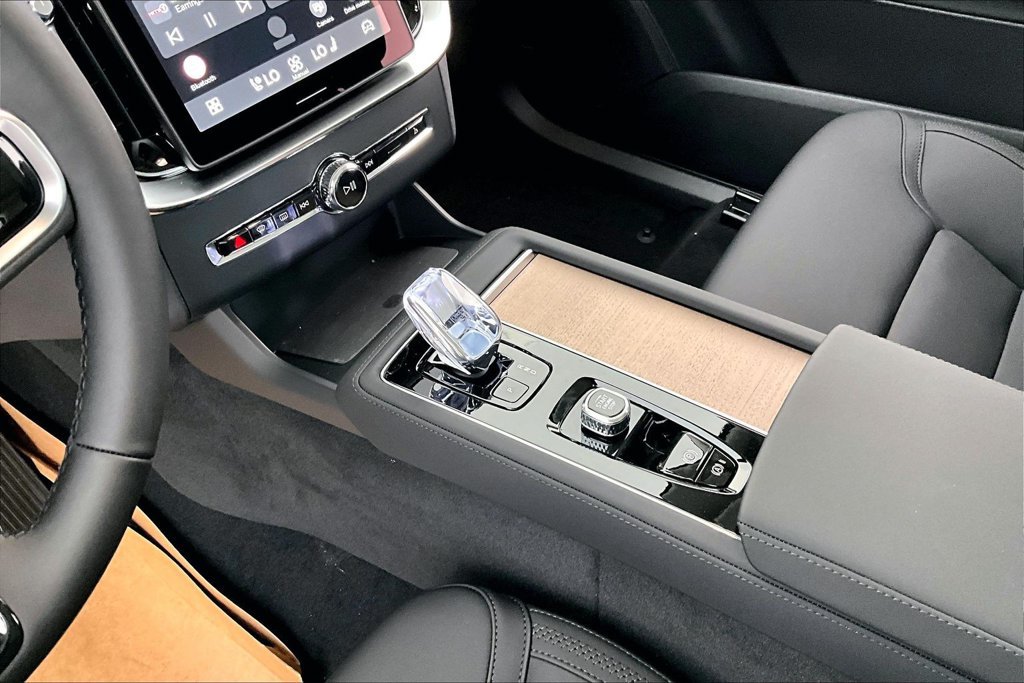 New 2026 Volvo XC90 B5 Plus AWD/4WD image 26