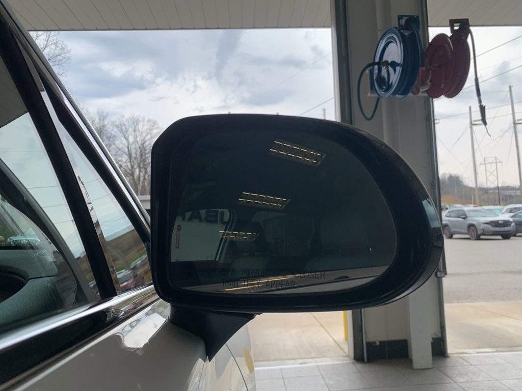 Used 2019 Hyundai Santa Fe SEL image 24