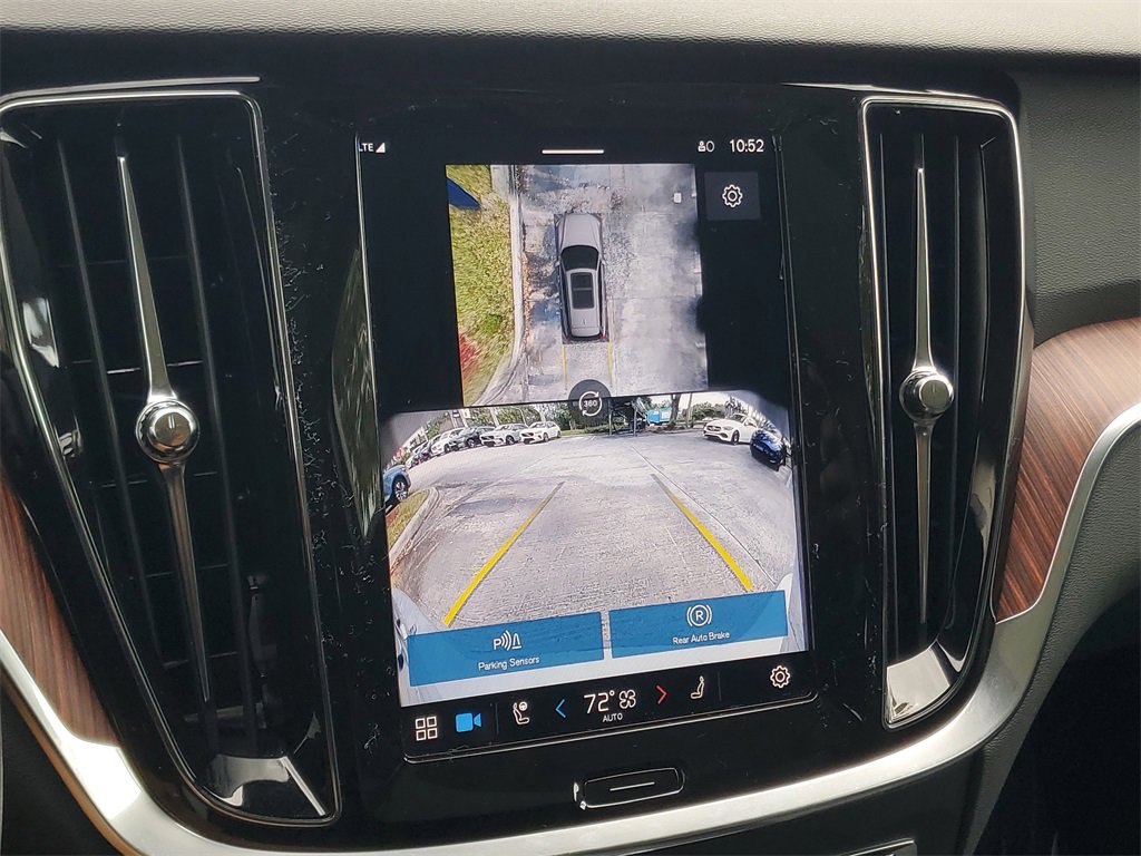 Certified 2025 Volvo V60 B5 Cross Country Plus image 25