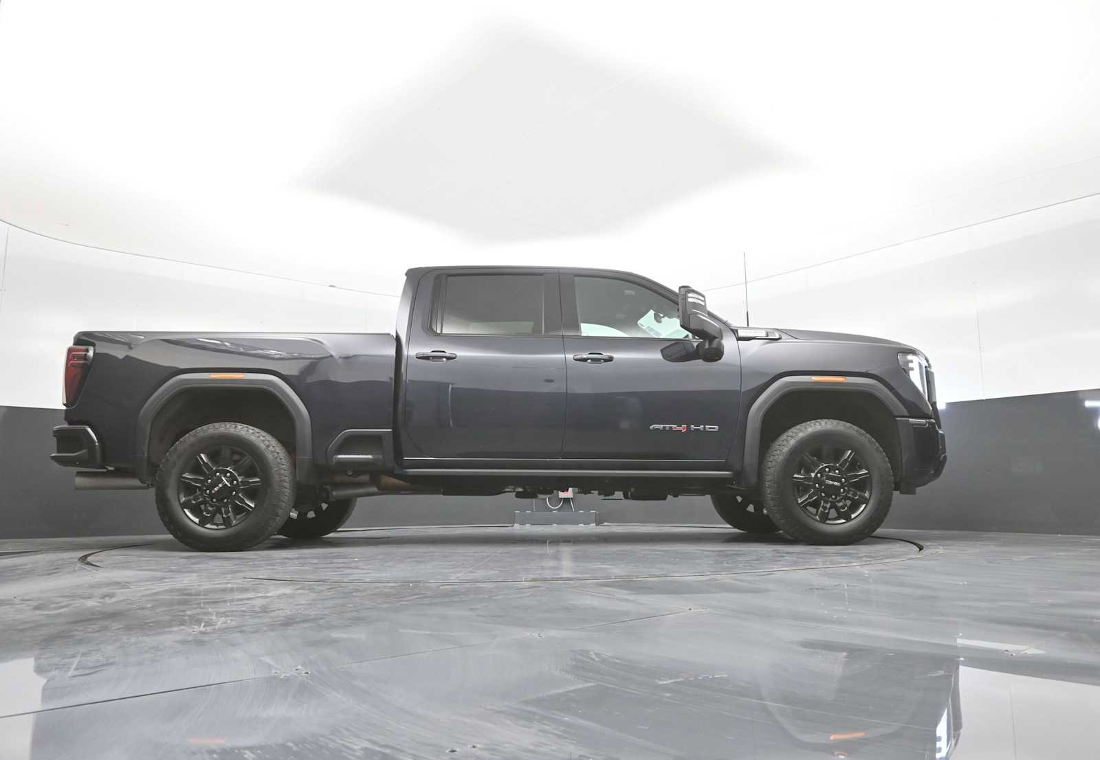 Used 2024 GMC Sierra 2500 AT4 w/ AT4 Premium Plus Package AWD/4WD image 43