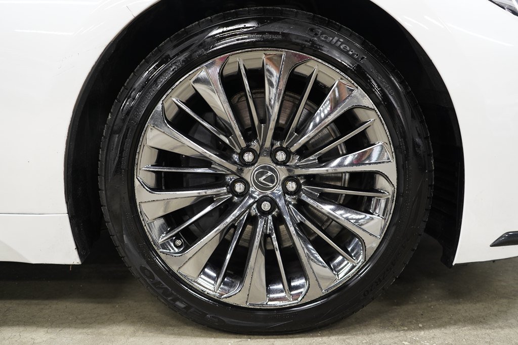 Used 2022 Lexus LS 500 w/ Interior Upgrade Package RWD image 35