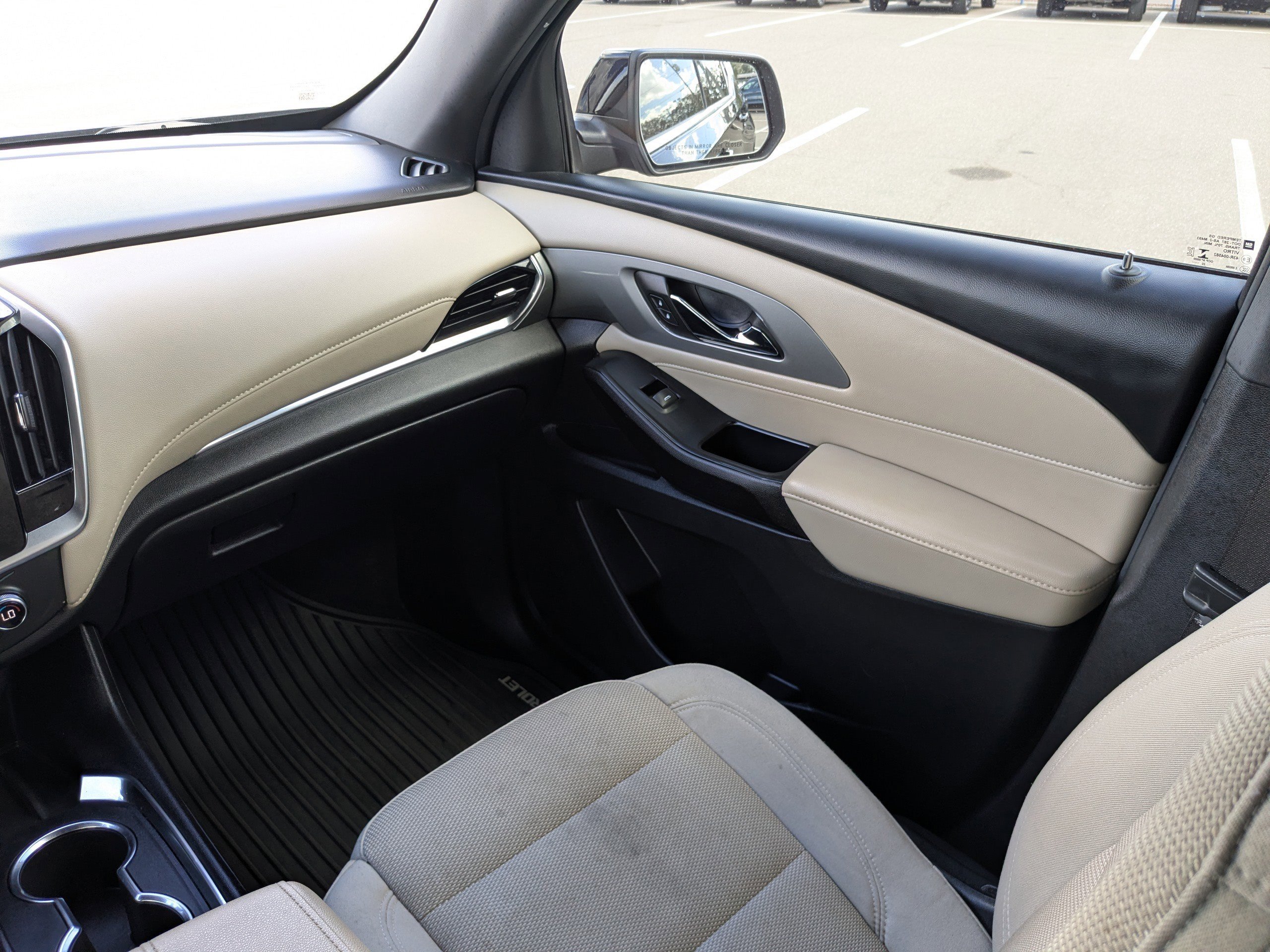 Used 2023 Chevrolet Traverse LT image 19