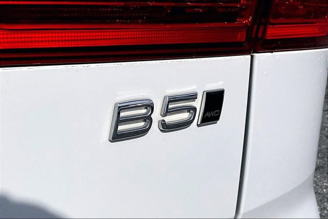 Used 2022 Volvo XC60 B5 Momentum AWD/4WD image 24