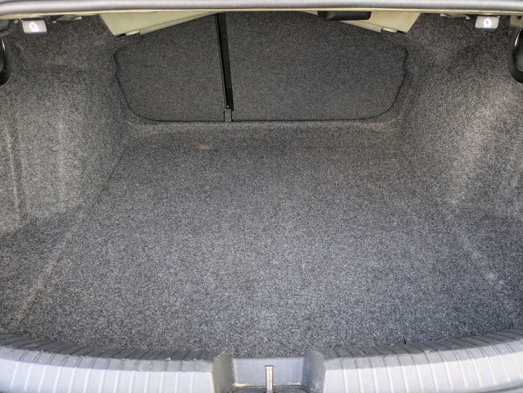 Used 2025 Volkswagen Jetta SE image 27