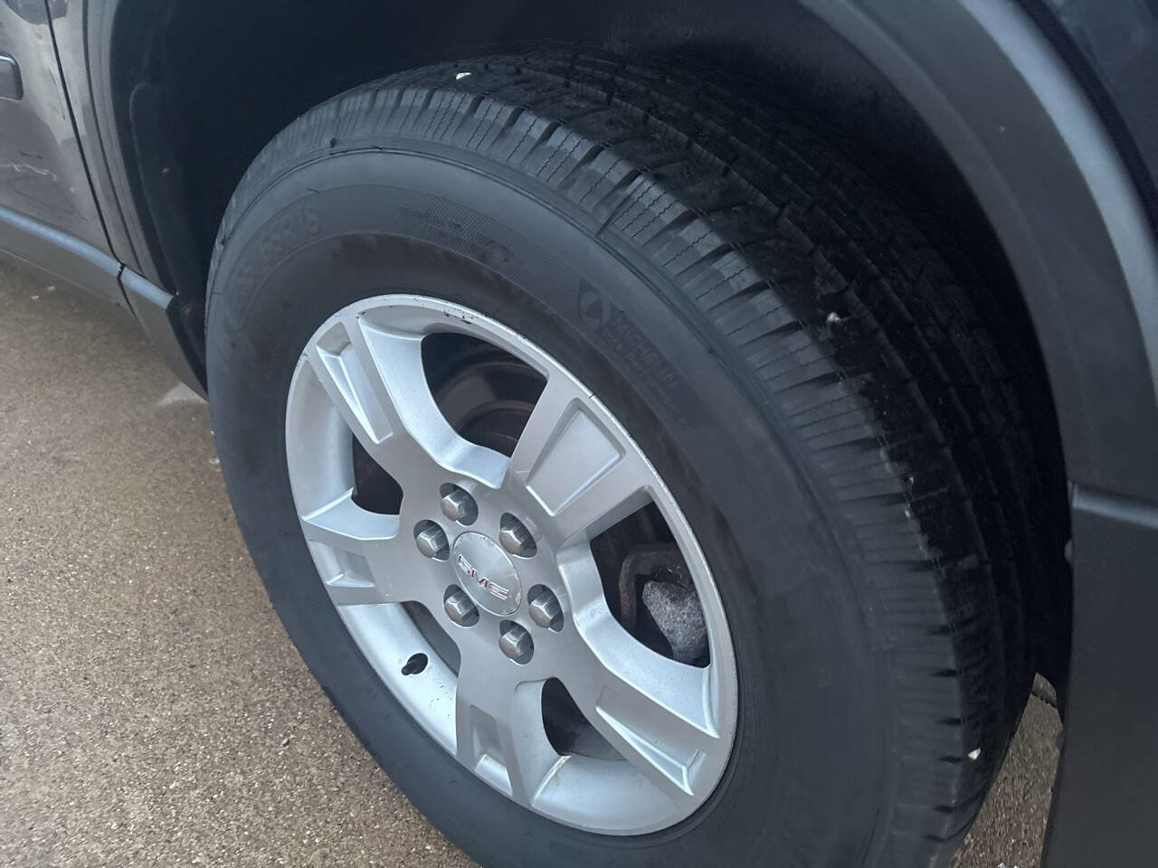 Used 2011 GMC Acadia SLE image 11