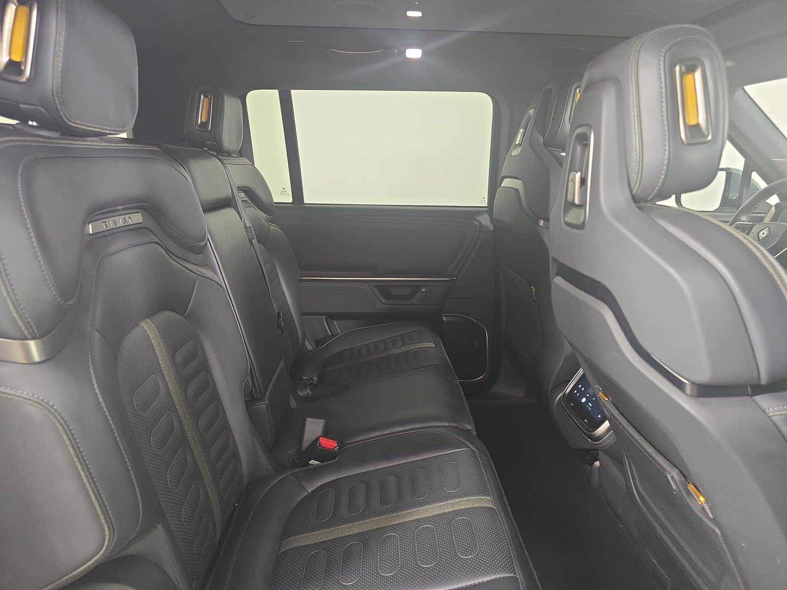 Used 2025 Rivian R1S Adventure AWD/4WD image 23