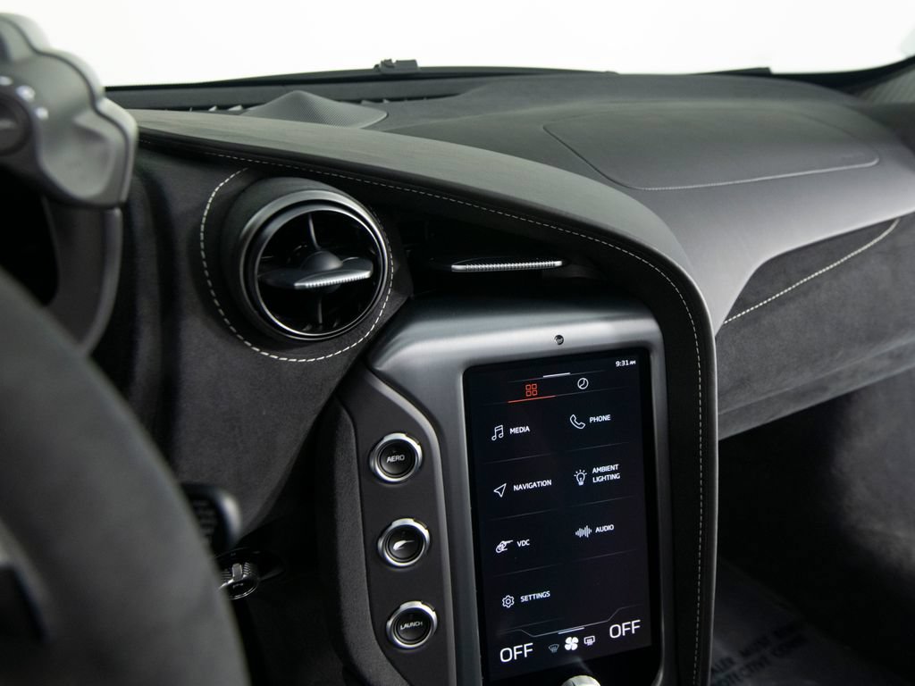 Used 2024 McLaren 750S Spider RWD image 20