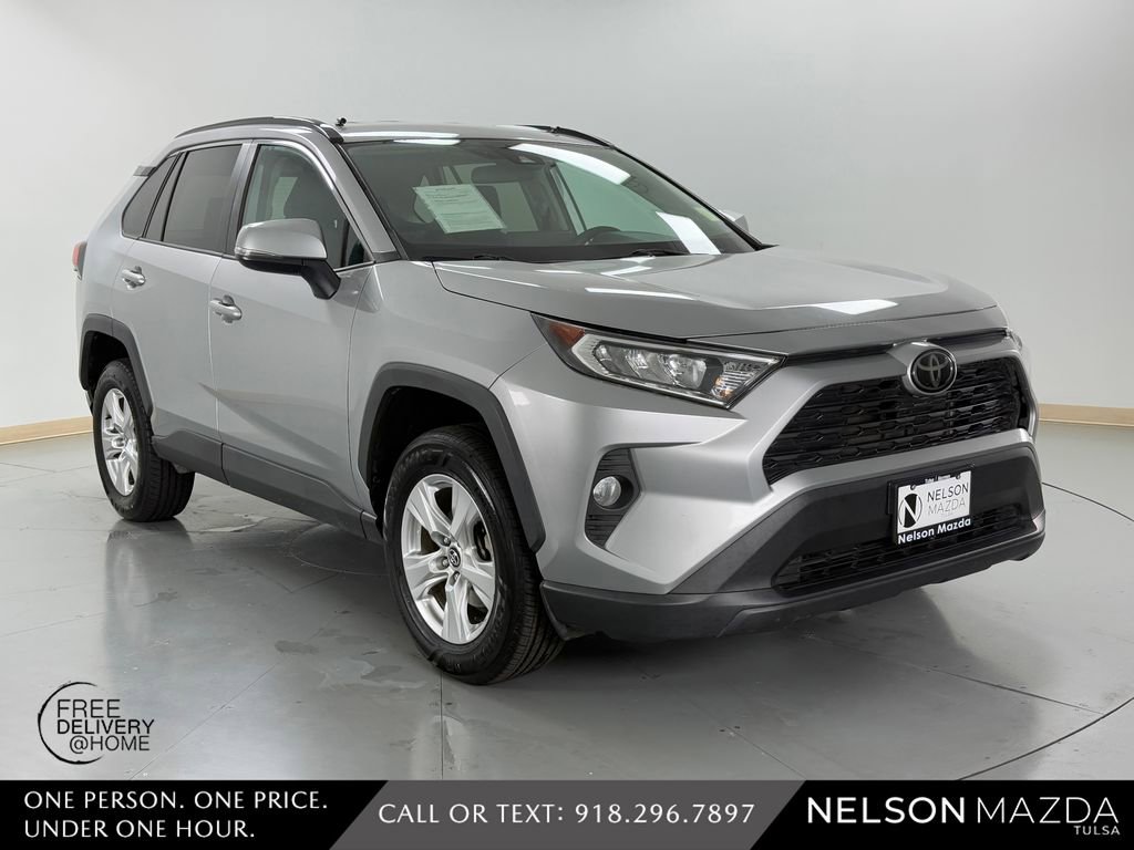 Used 2020 Toyota RAV4 XLE FWD image 4
