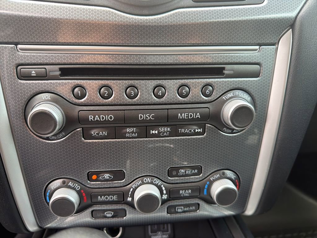 Used 2020 Nissan Pathfinder SL AWD/4WD image 44