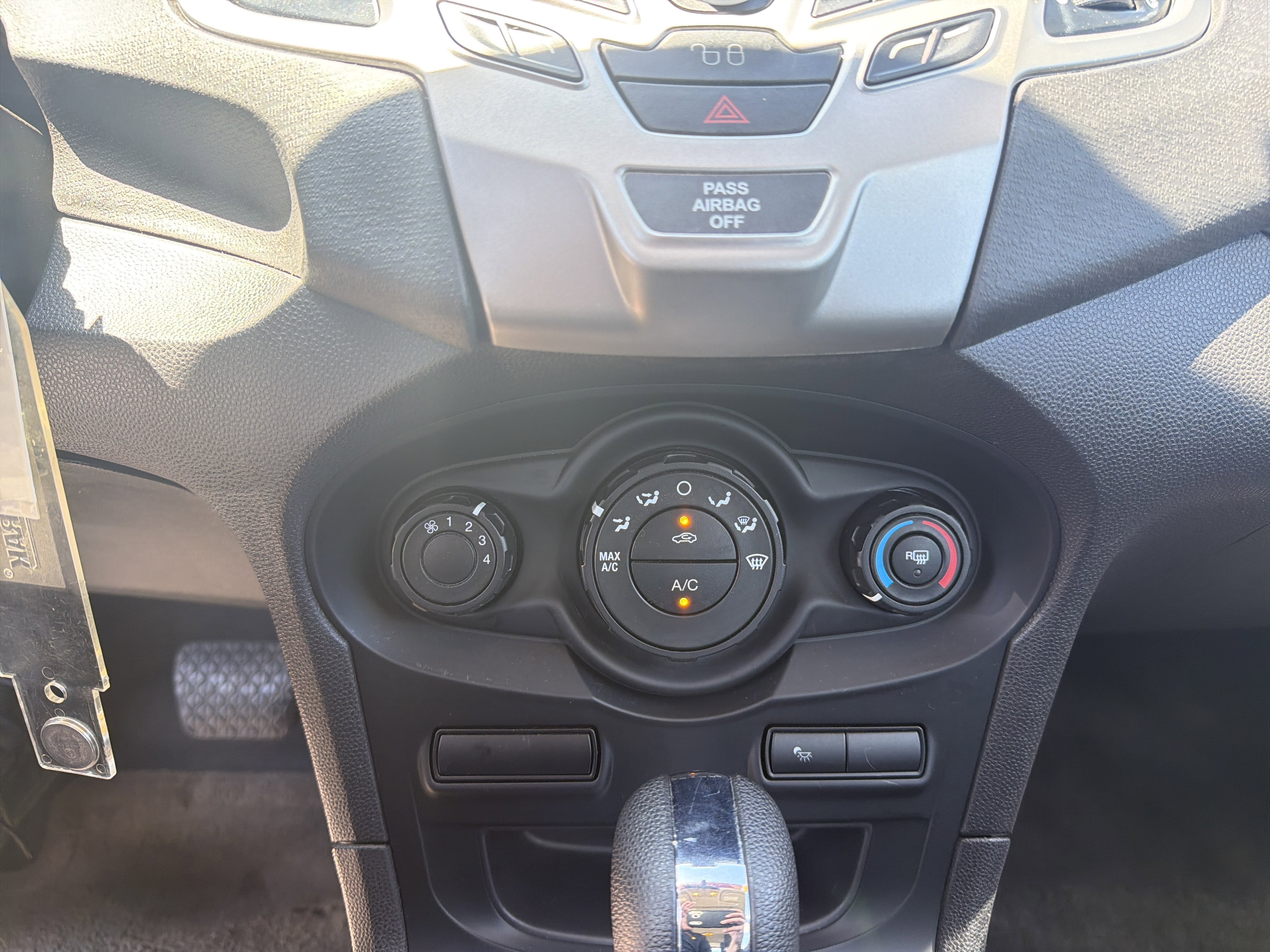 Used 2011 Ford Fiesta SES FWD image 26
