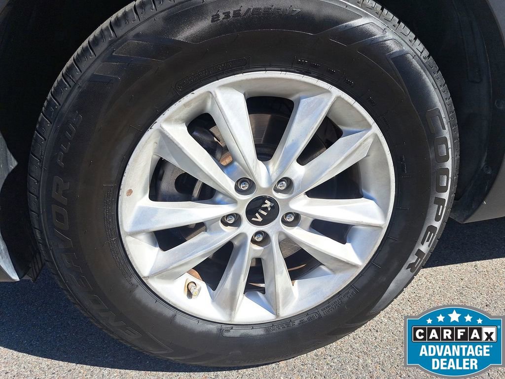 Used 2019 Kia Sorento LX image 13