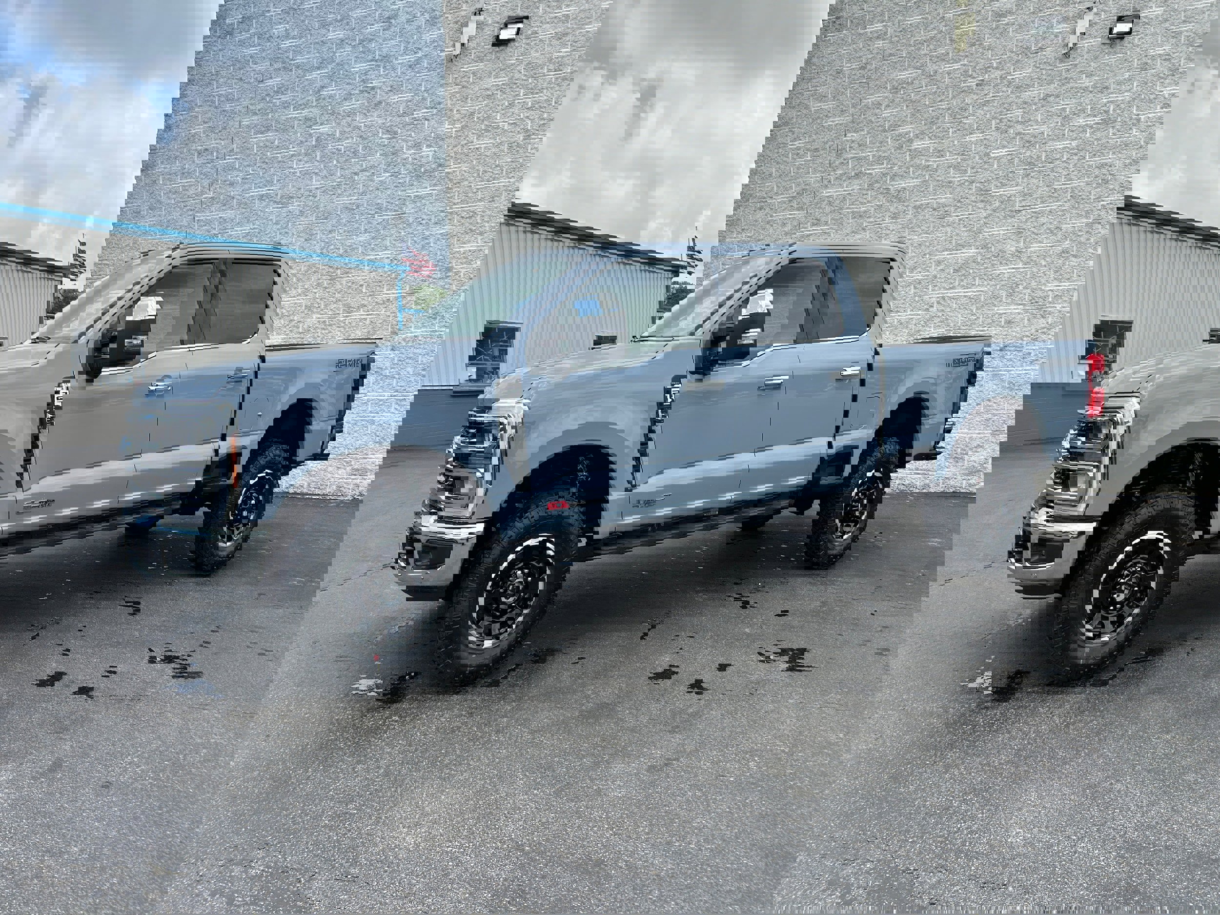 New 2025 Ford F250 King Ranch w/ Tremor Off-Road Package image 4