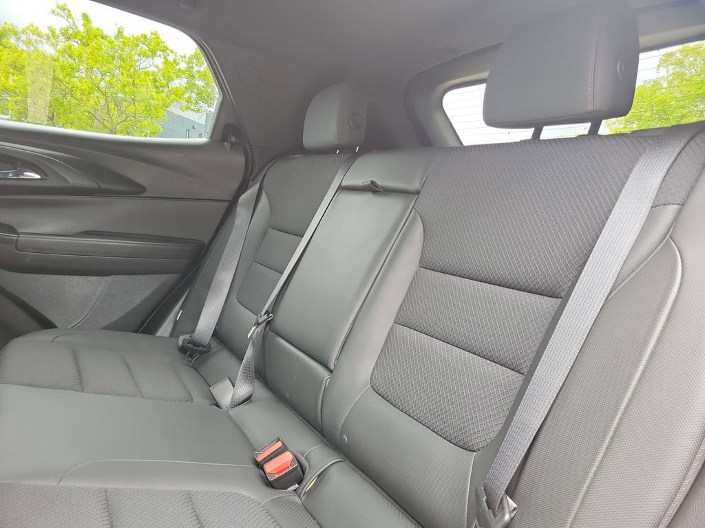 Used 2021 Chevrolet TrailBlazer RS w/ Technology Package FWD image 13