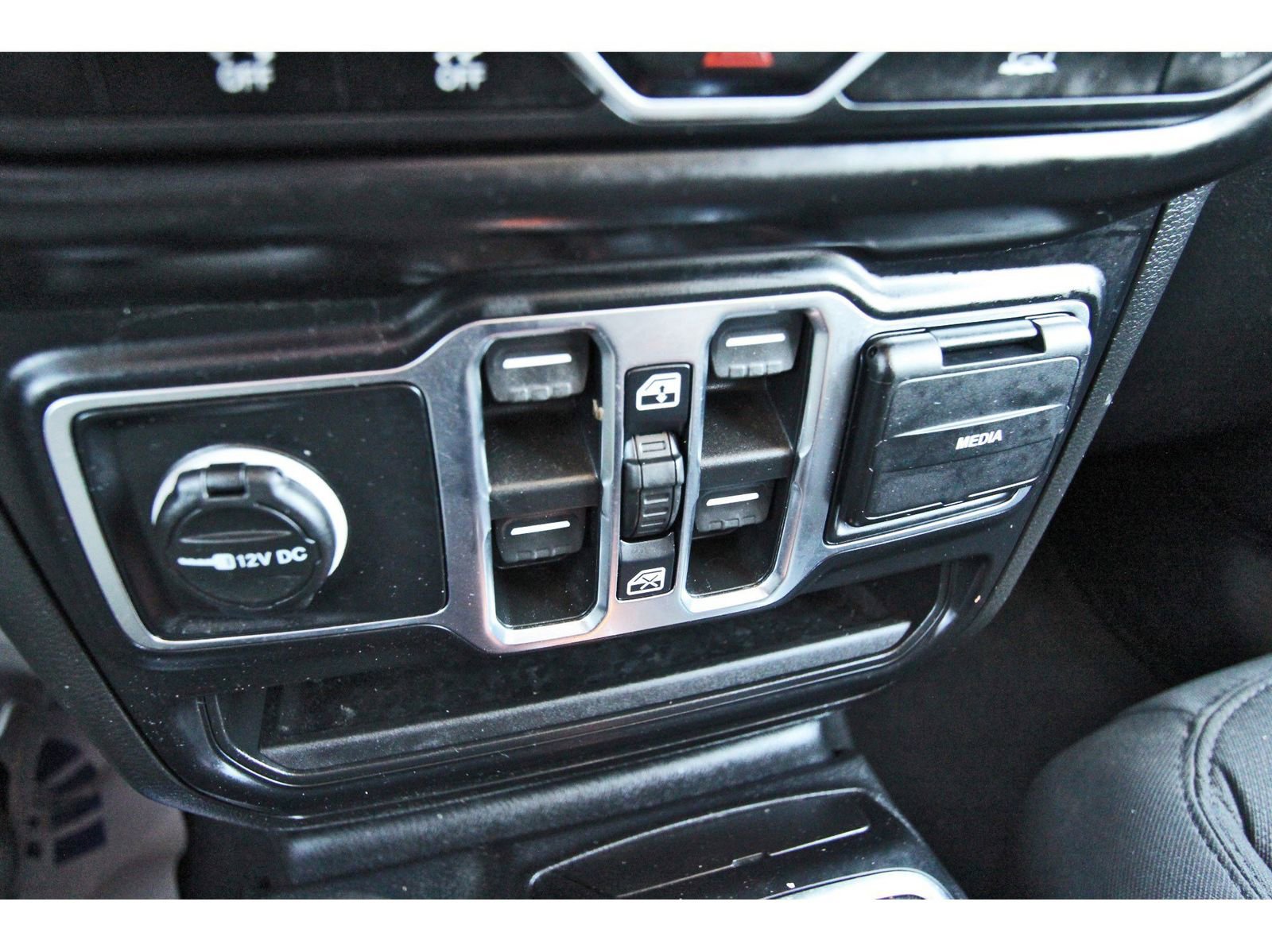 Used 2021 Jeep Wrangler Unlimited Sport AWD/4WD image 28