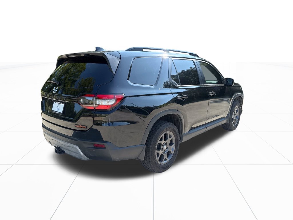 Certified 2025 Honda Pilot TrailSport image 9