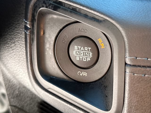 Used 2025 Jeep Wrangler Unlimited Sahara w/ Safety Group AWD/4WD image 34