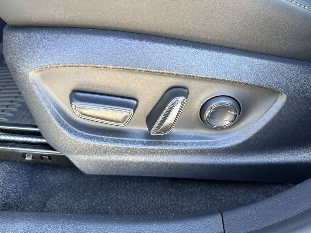 Used 2025 Toyota Crown Platinum image 14