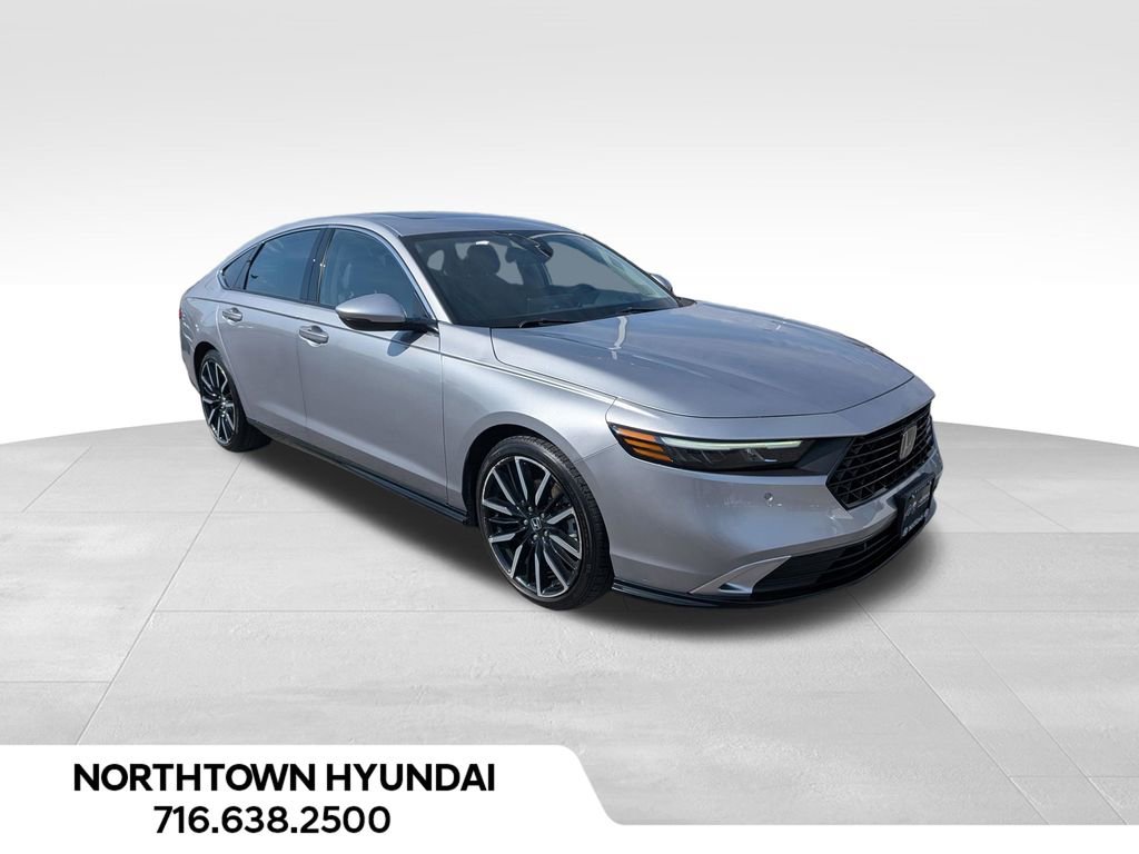 Used 2023 Honda Accord Touring image 12