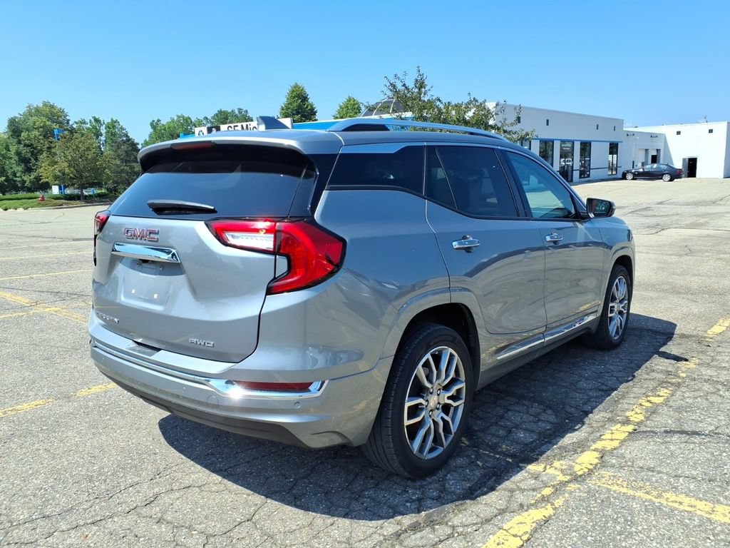 Used 2023 GMC Terrain Denali w/ LPO, Floor Liner Package AWD/4WD image 4