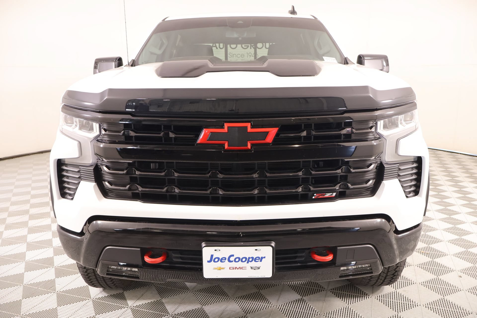 Used 2025 Chevrolet Silverado 1500 LT Trail Boss w/ Convenience Package II AWD/4WD image 9