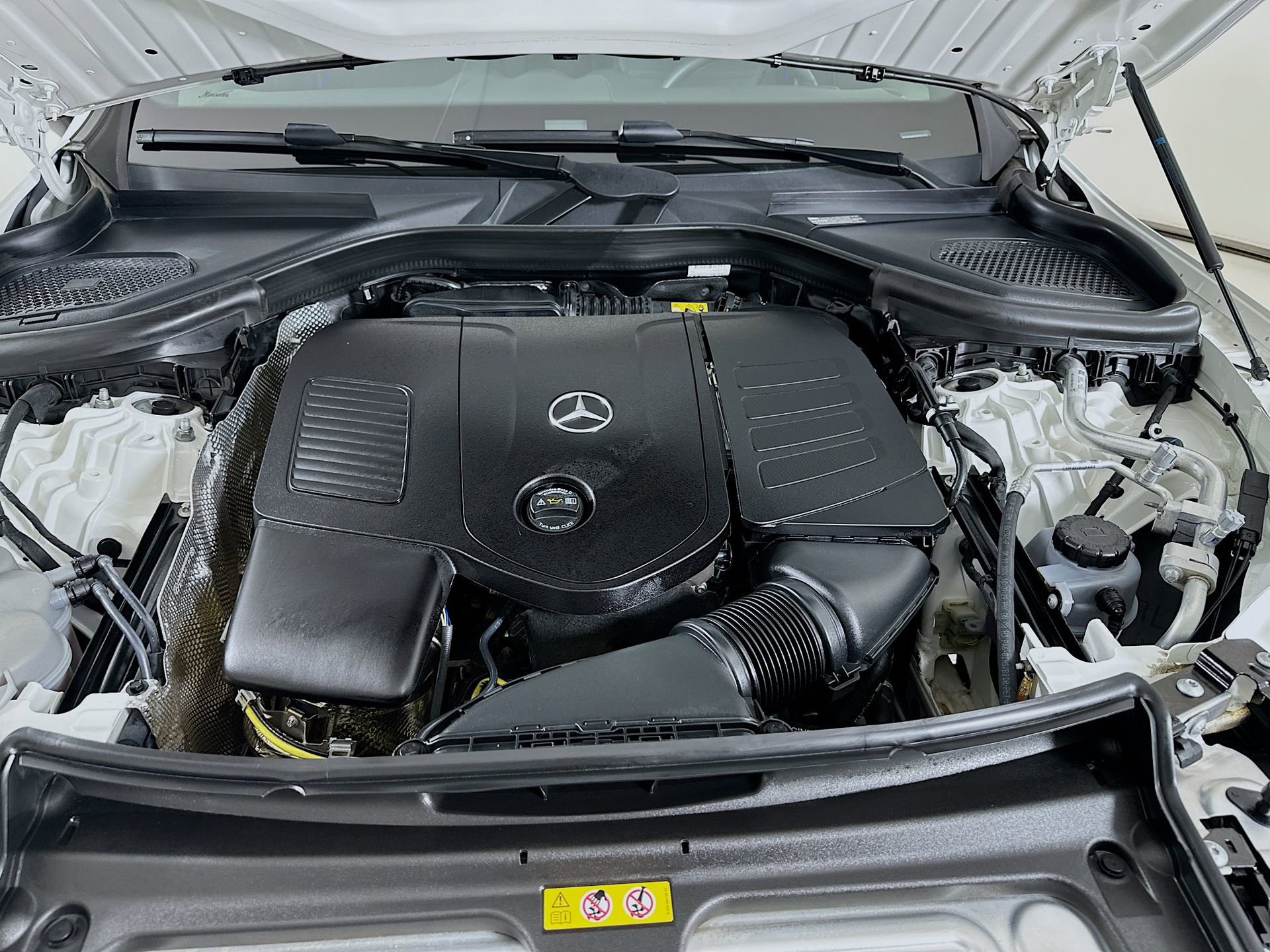 Certified 2025 Mercedes-Benz GLC 300 image 31