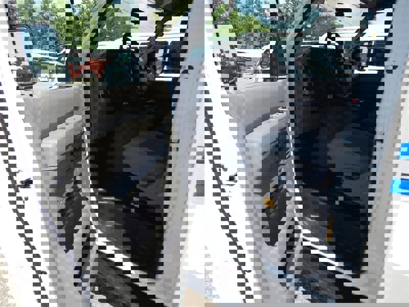 Used 2022 Ford E-450 and Econoline 450 Super Duty w/ Motorhome Prep Package image 19