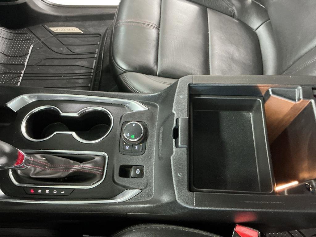 Used 2023 Chevrolet Traverse RS image 8