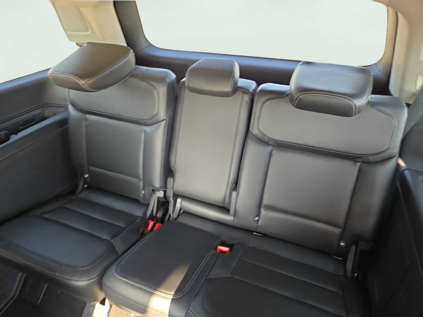 New 2027 Ford Expedition Platinum w/ Driver's Package RWD image 25
