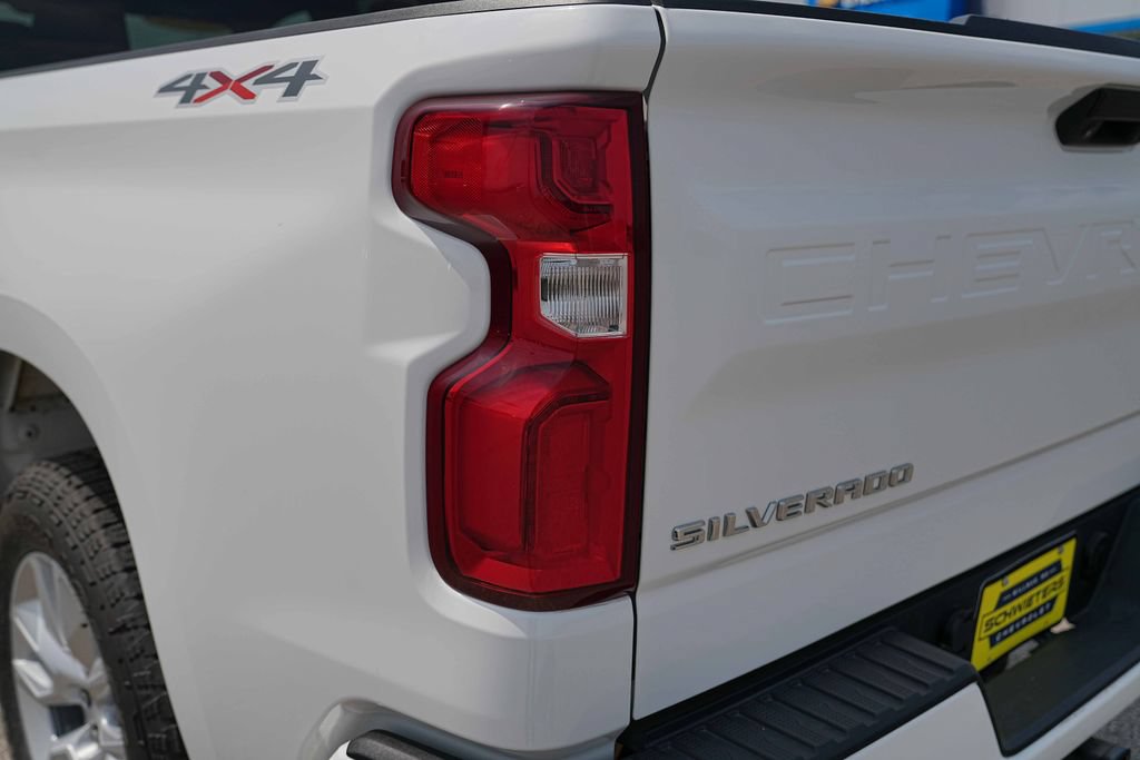 Used 2020 Chevrolet Silverado 1500 Custom w/ Trailering Package AWD/4WD image 9