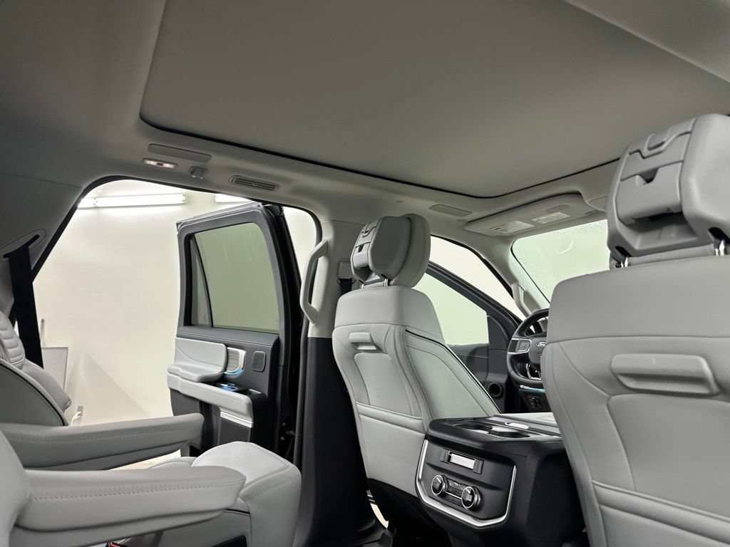 New 2027 Ford Expedition Platinum w/ Platinum Ultimate Package AWD/4WD image 23