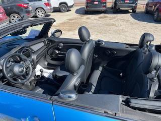 Used 2017 MINI Cooper Convertible image 33