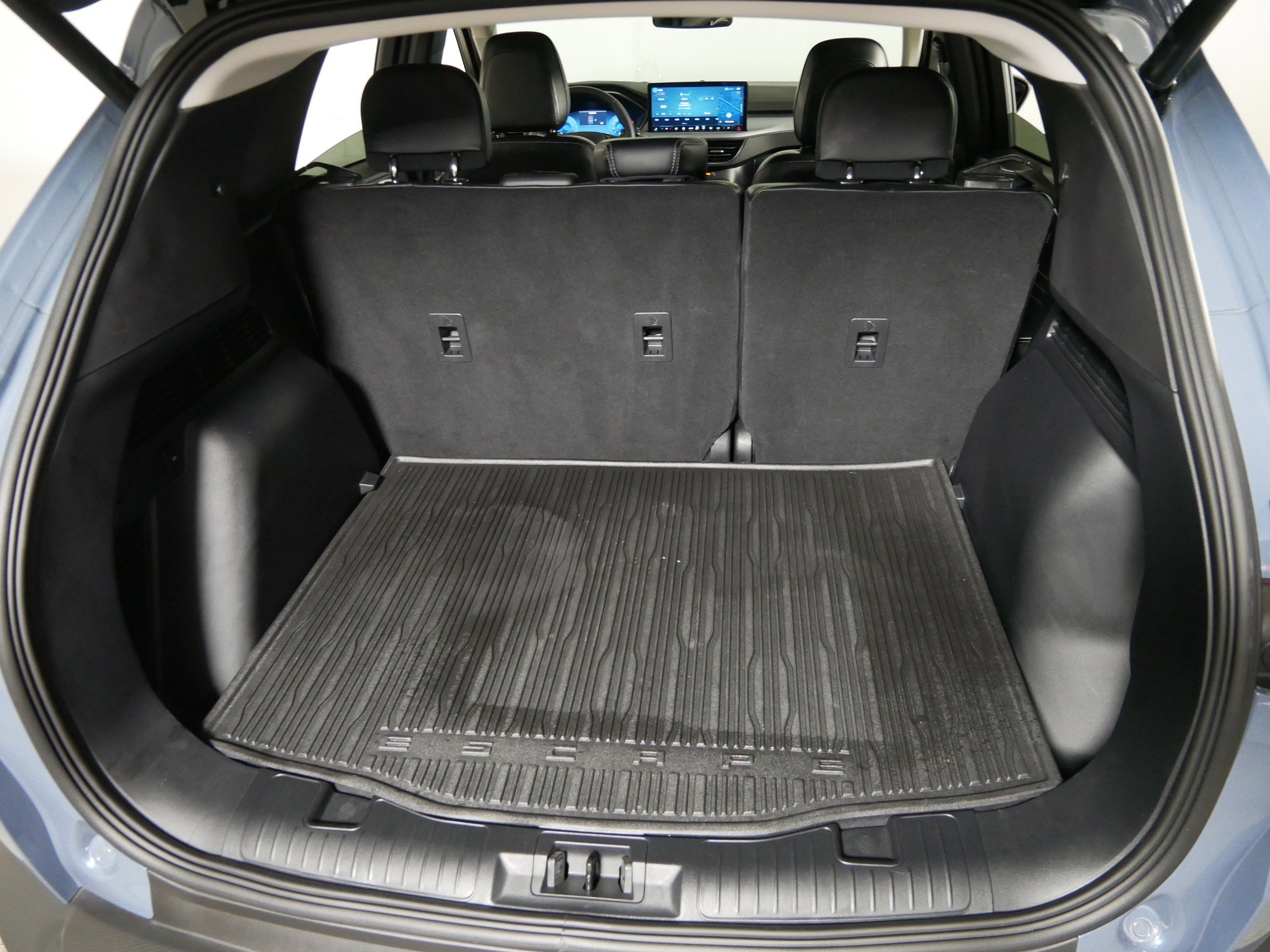 Used 2024 Ford Escape Platinum w/ Class II Trailer Tow Package image 18