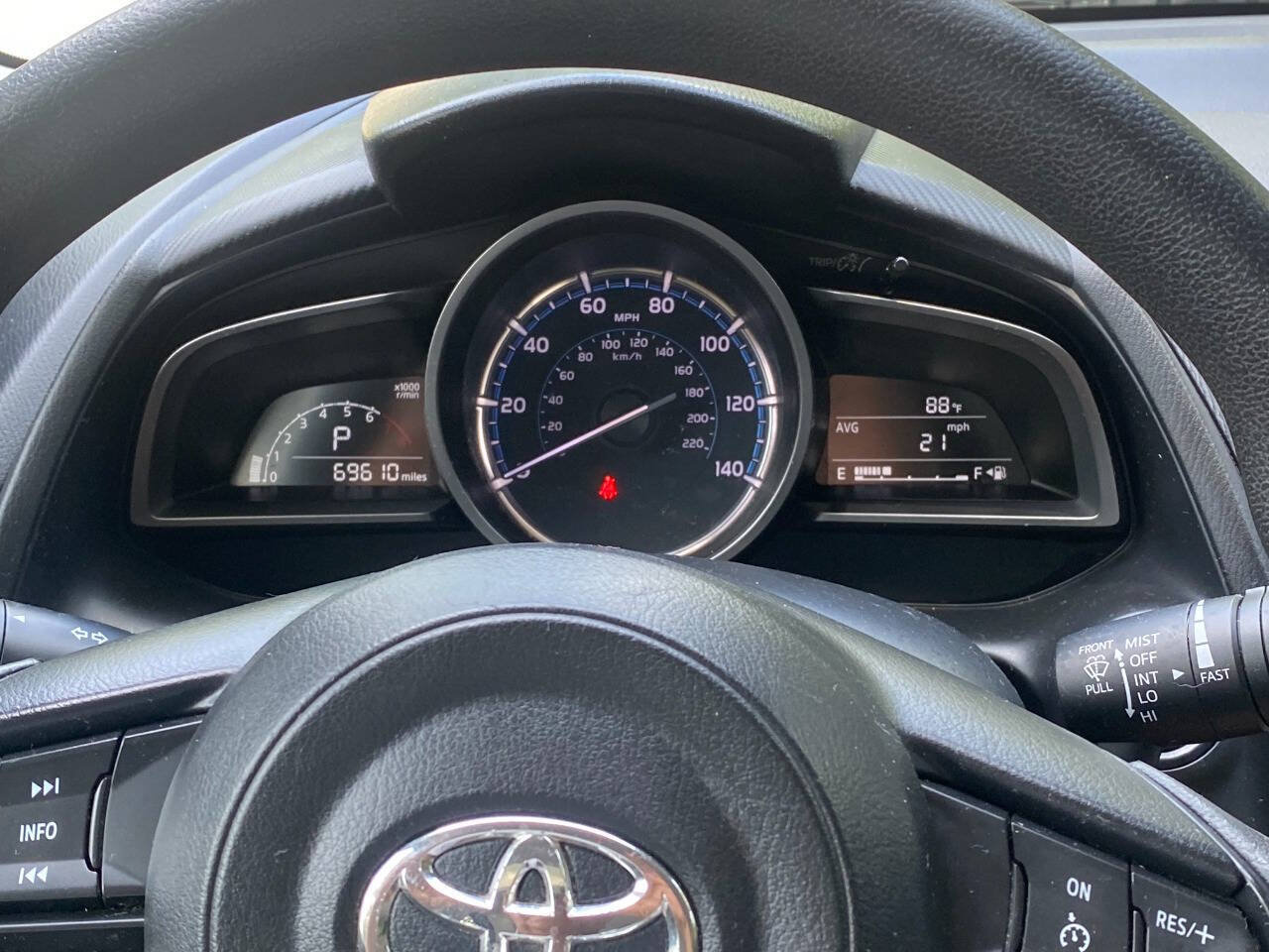 Used 2019 Toyota Yaris LE FWD image 21