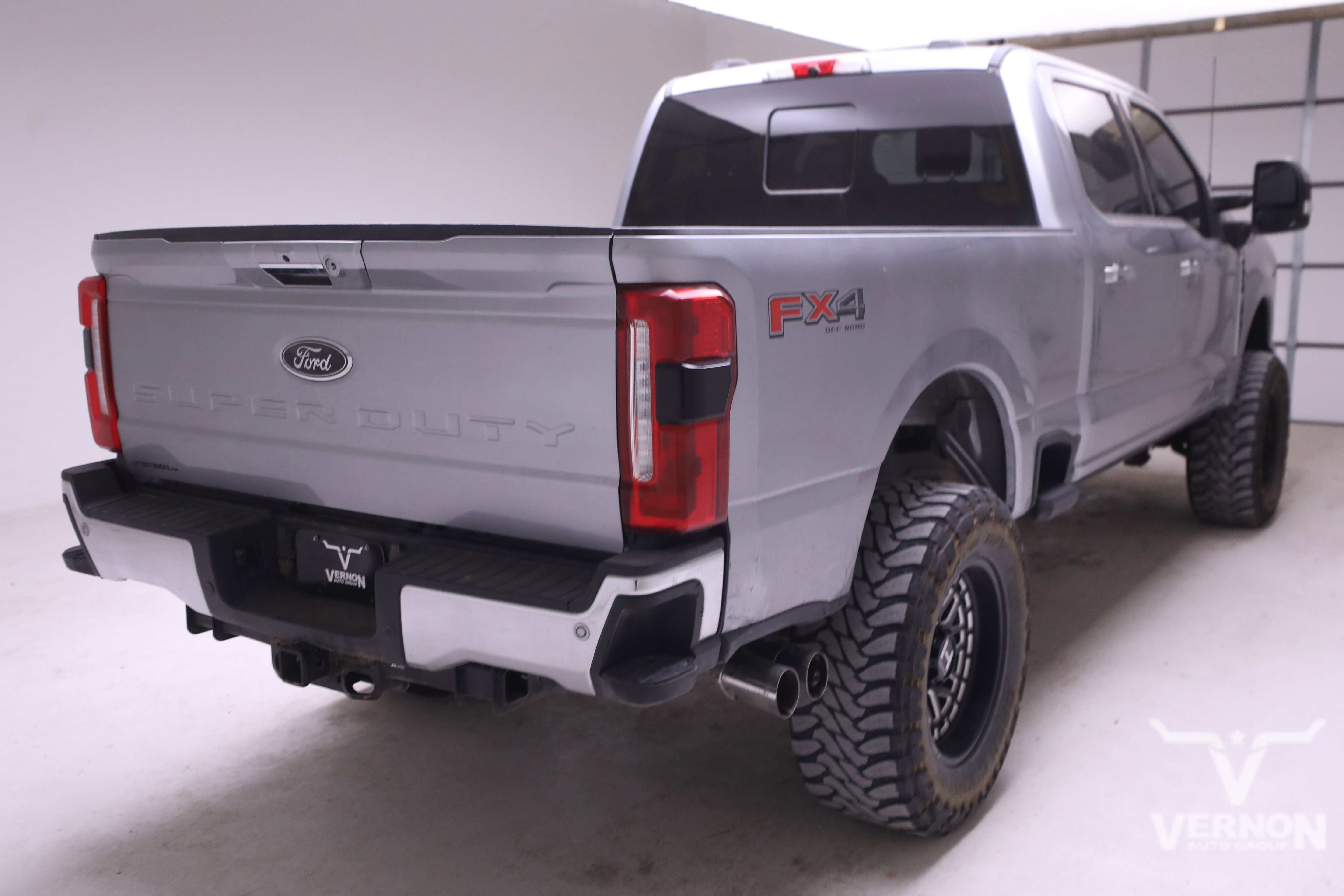 Used 2023 Ford F250 Lariat w/ Chrome Package image 4