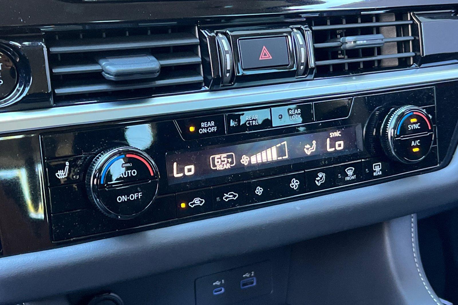 New 2025 Nissan Pathfinder SV w/ Cargo Package image 24