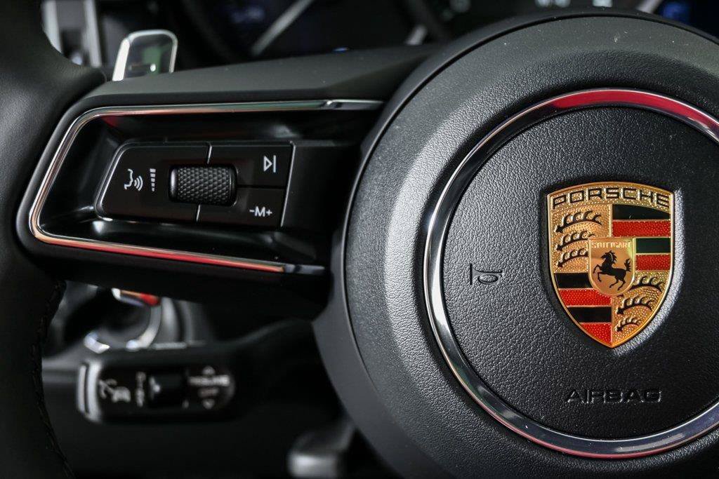 Used 2026 Porsche Macan AWD/4WD image 10