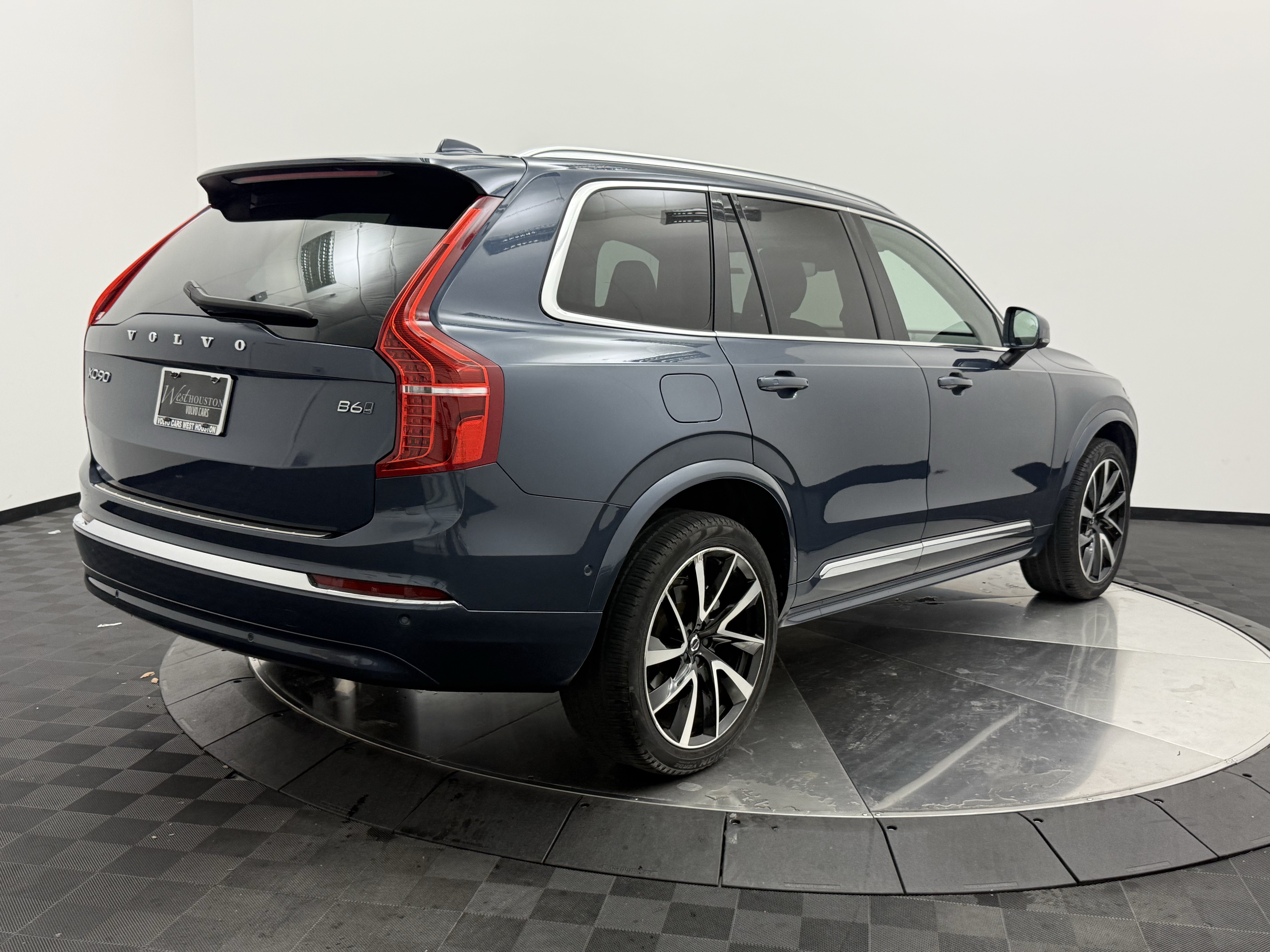 Certified 2023 Volvo XC90 B6 Plus w/ Protection Package Premier AWD/4WD image 8