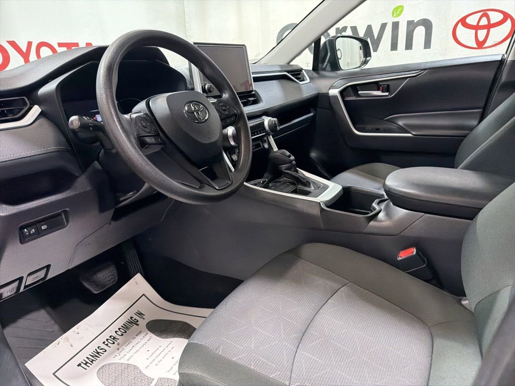 Used 2025 Toyota RAV4 XLE image 20