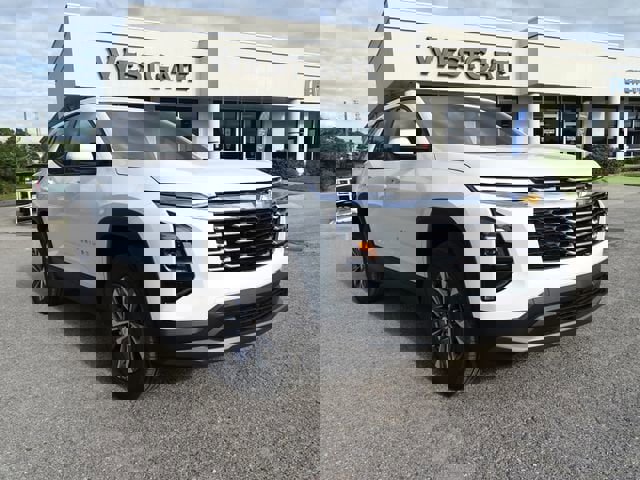 New 2026 Chevrolet Equinox LT w/ Convenience Package II image 2