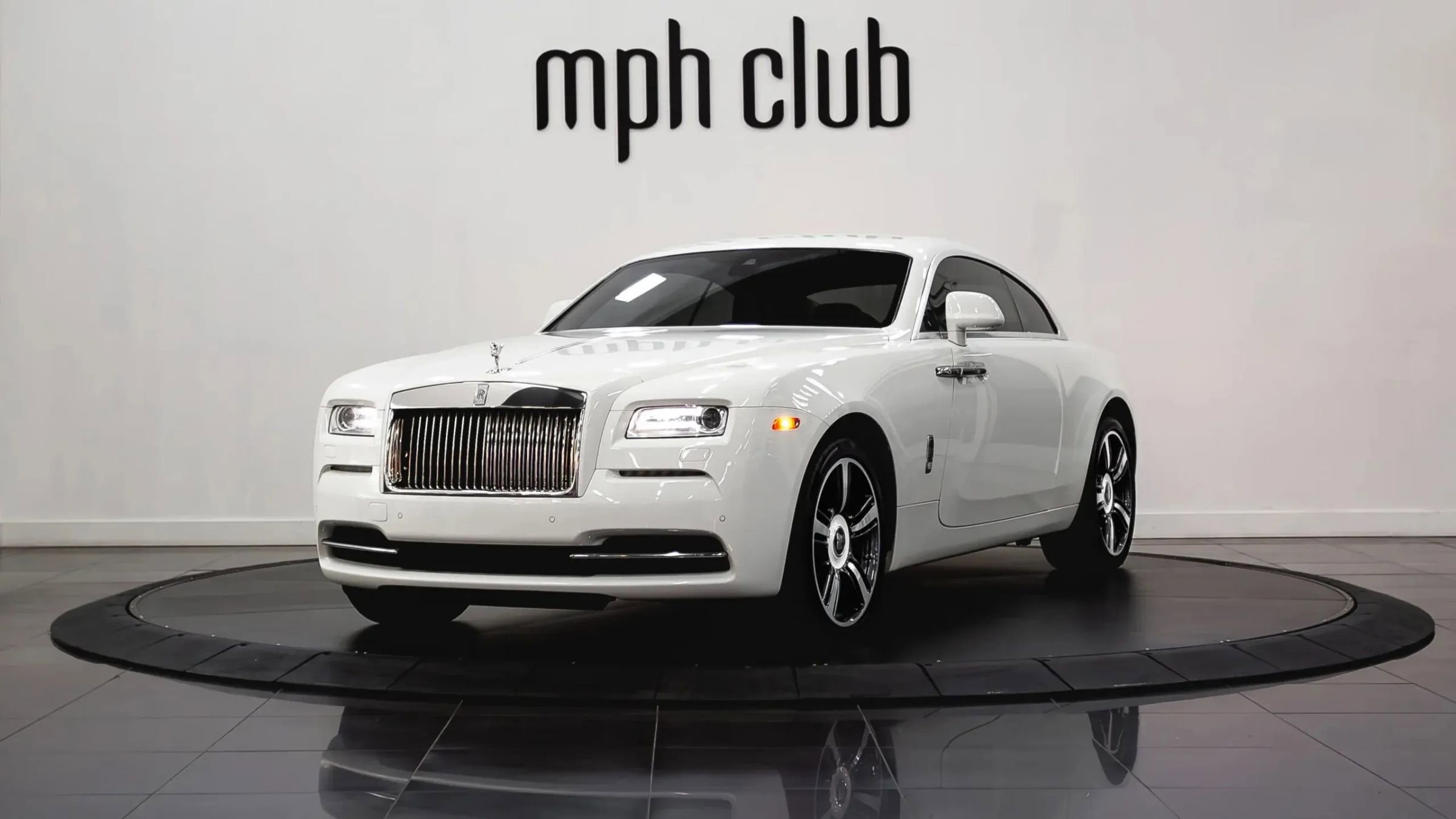 Used 2015 Rolls-Royce Wraith RWD image 2