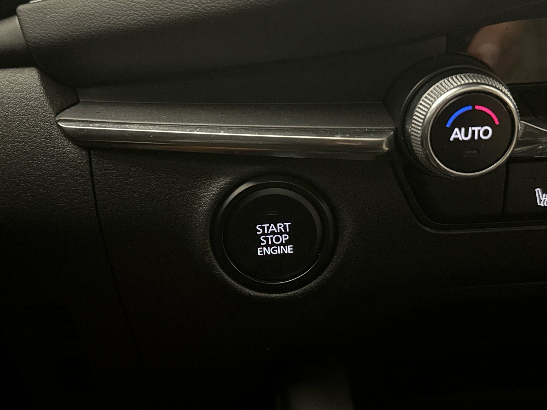 Used 2025 MAZDA MAZDA3 s FWD image 19