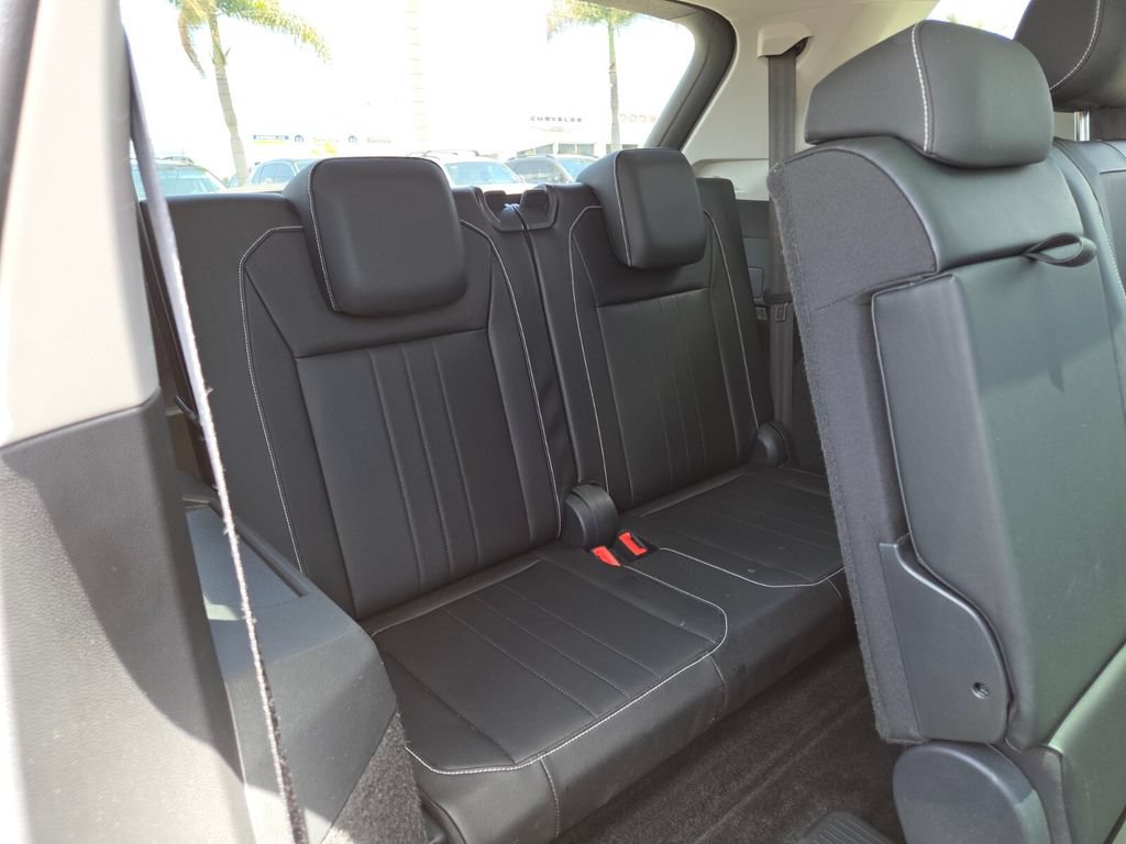 Used 2024 Volkswagen Tiguan SE FWD image 20