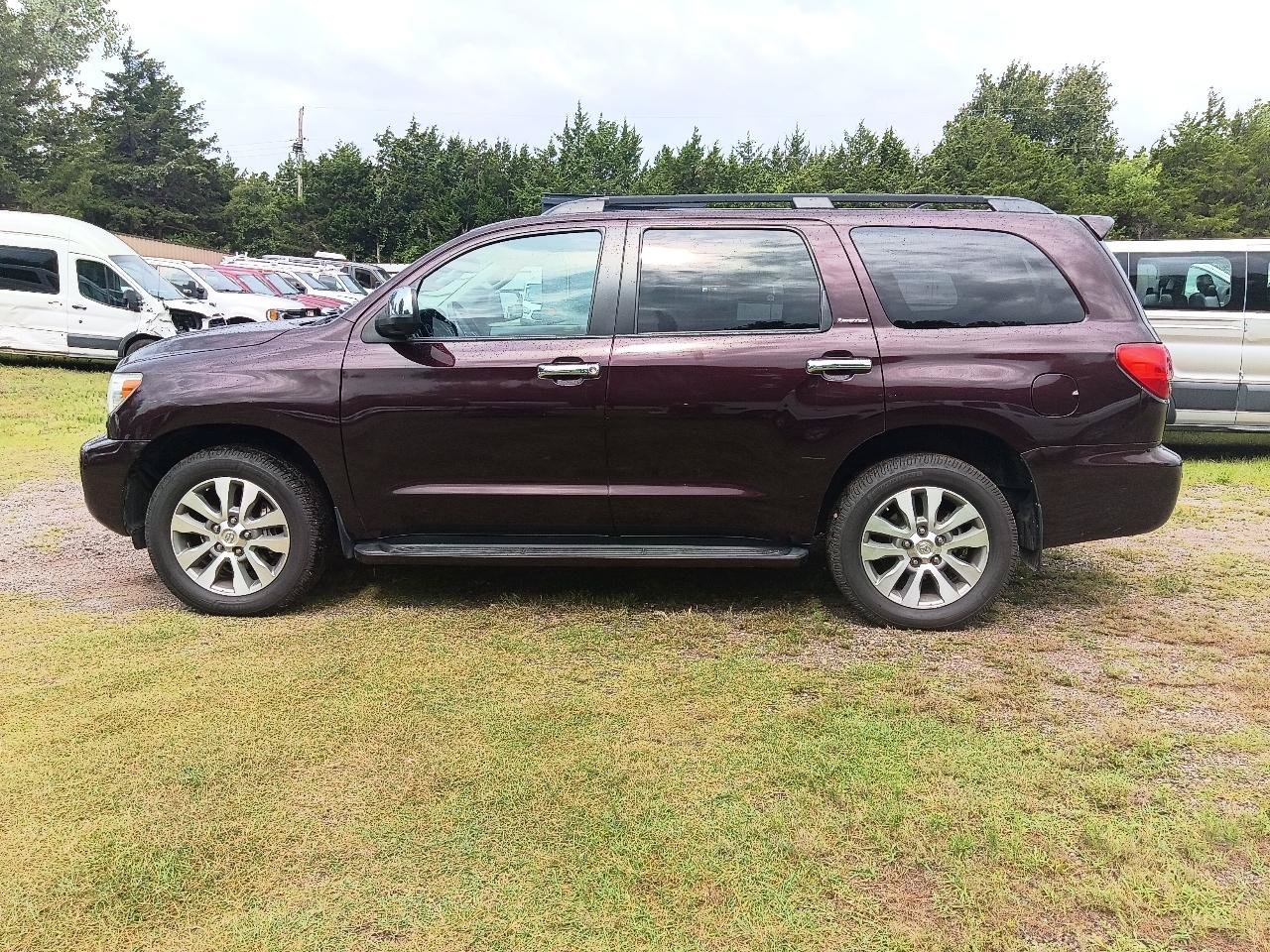Used 2017 Toyota Sequoia Limited w/ Safety & Convenience Package AWD/4WD image 8