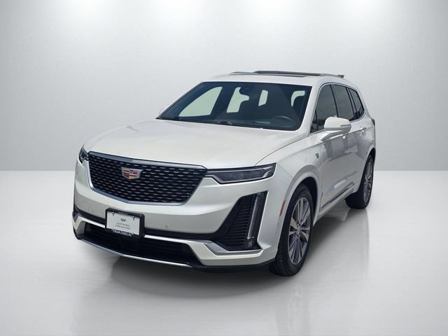 Used 2024 Cadillac XT6 Premium Luxury w/ Technology Package FWD image 2