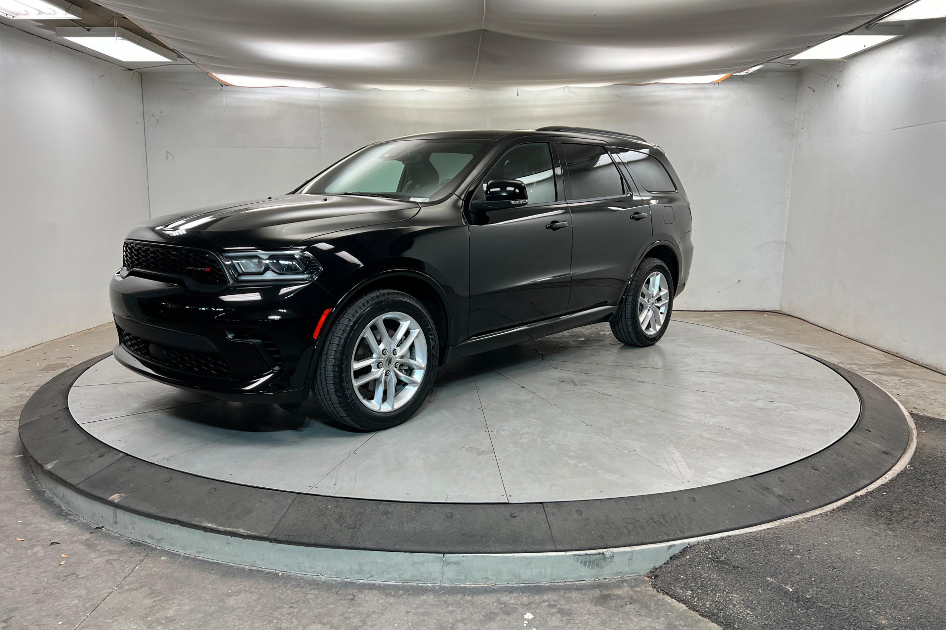 Certified 2024 Dodge Durango GT image 1