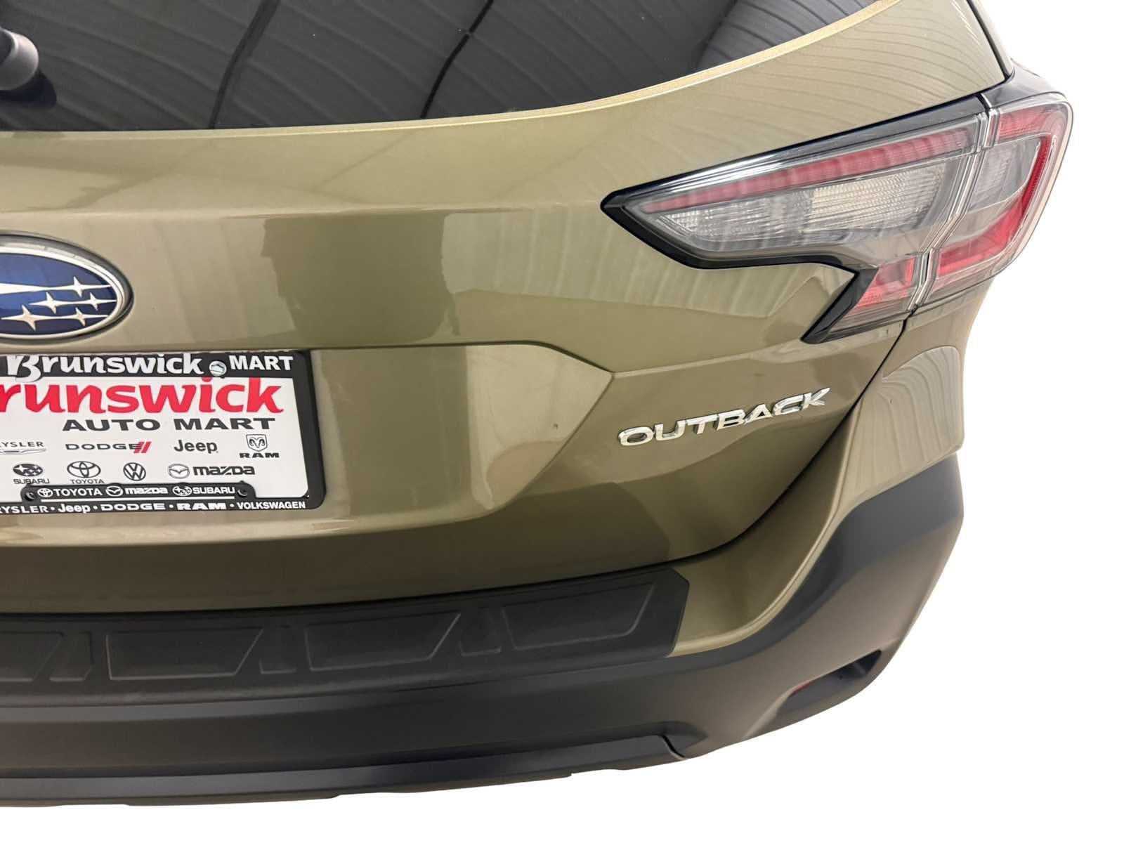 Certified 2024 Subaru Outback Premium w/ Popular Package #1A AWD/4WD image 18